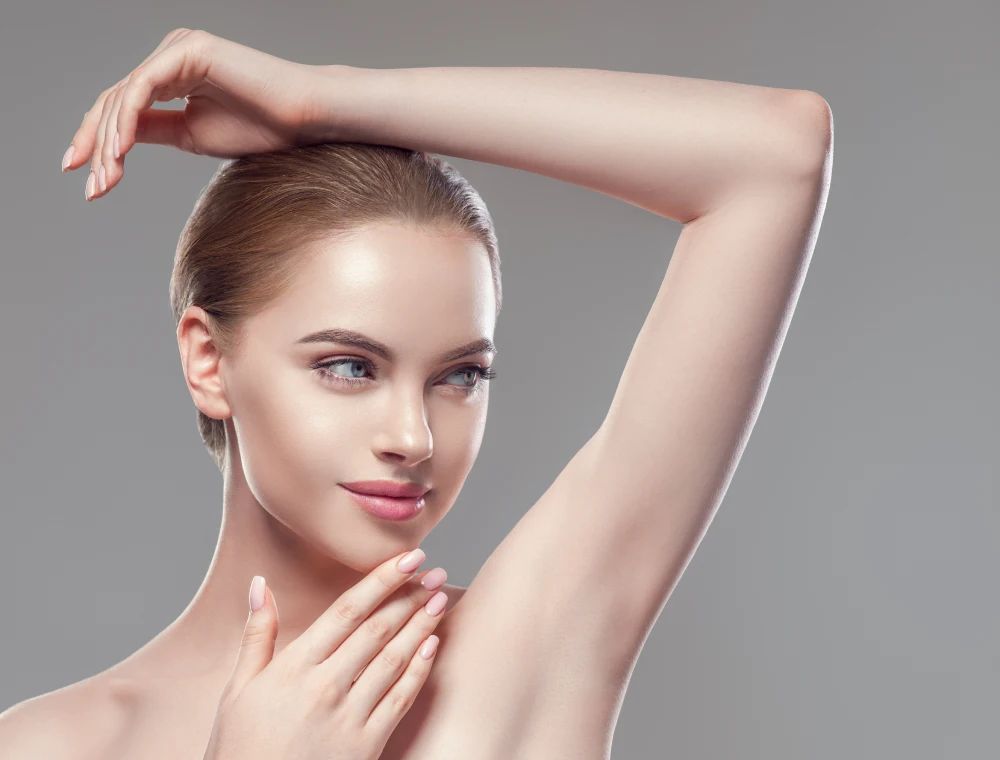 woman armpit whitening cream